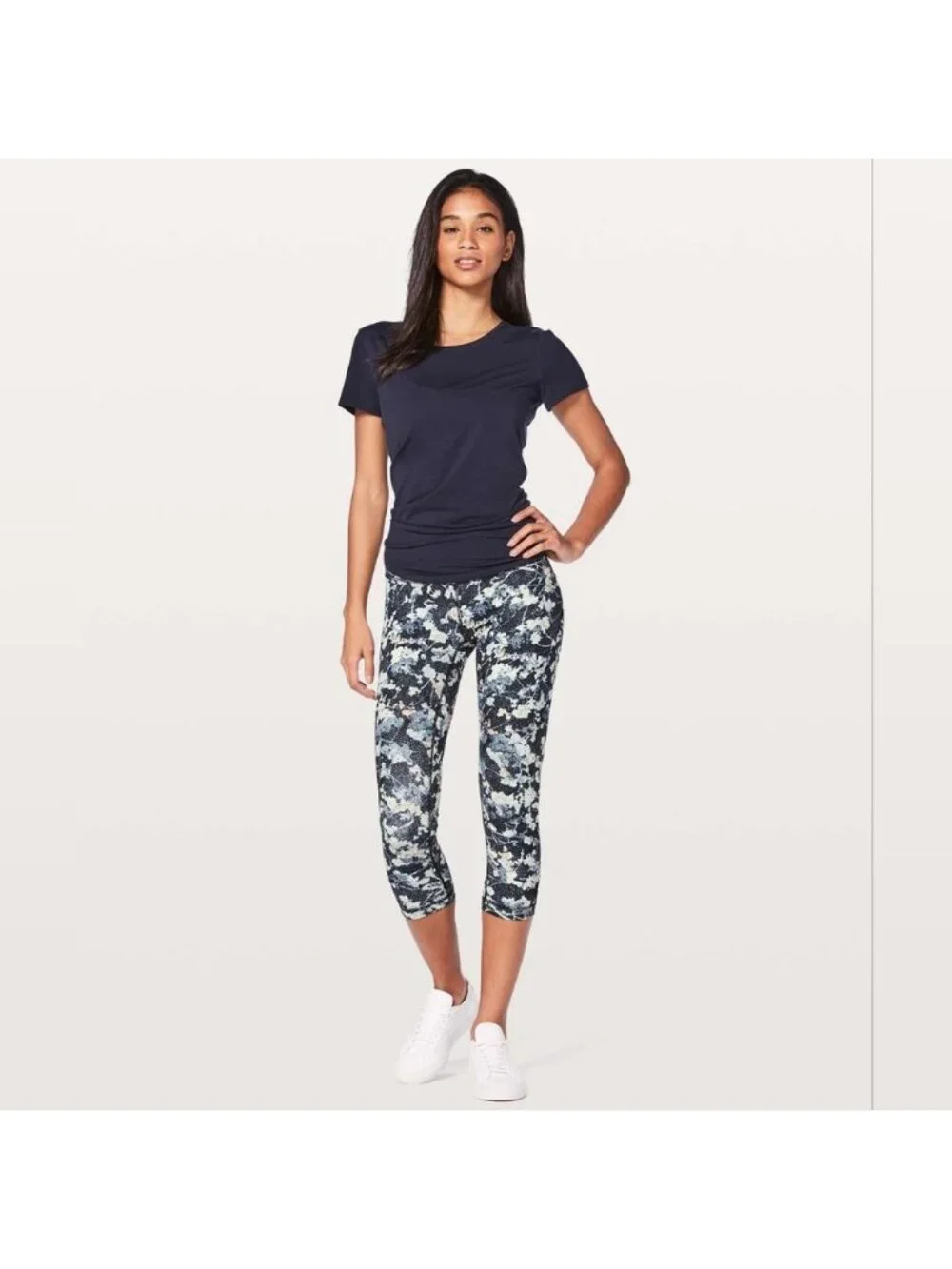 Lululemon Wunder Under Crop (Hi-Rise) 21